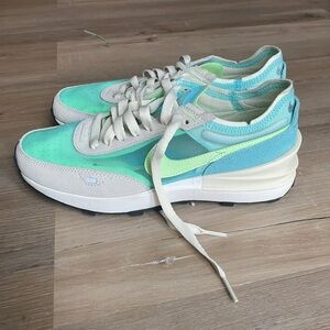 Nike Waffle One Women’s Sneakers